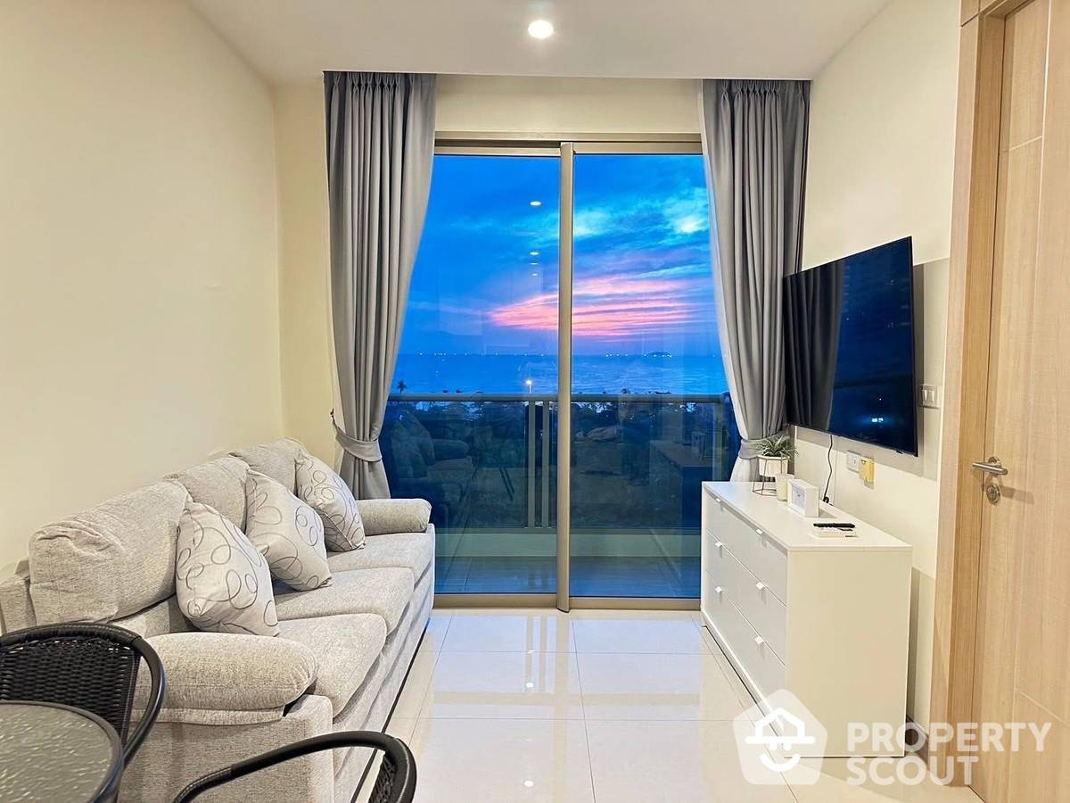 For RentCondoPattaya, Bangsaen, Chonburi : 1-BR Condo at The Riviera Jomtien close to Jomtien Beach