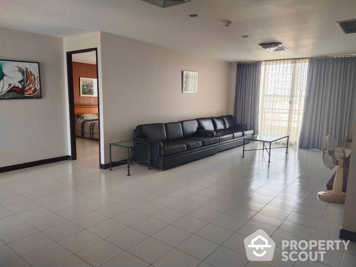 For SaleCondoSriracha Laem Chabang Ban Bueng : 3-BR Condo at Rama Harbour View Condominium in Surasak