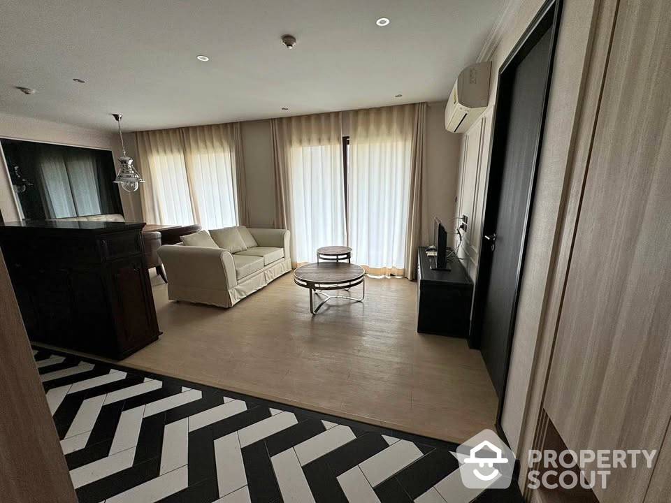 For SaleCondoPattaya, Bangsaen, Chonburi : 2-BR Condo at Venetian Signature Condo Resort Pattaya close to Pattaya