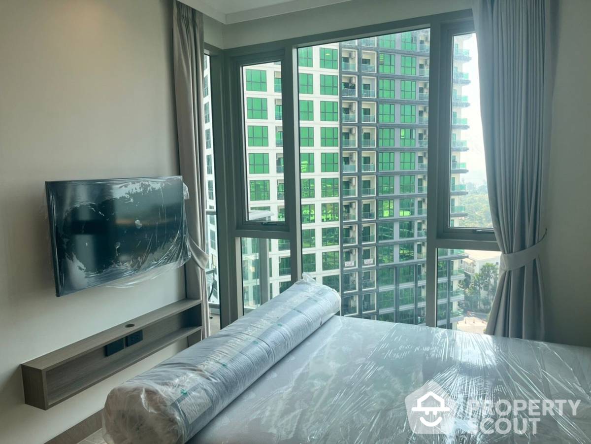 For SaleCondoPattaya, Bangsaen, Chonburi : 1-BR Condo at The Riviera Ocean Drive close to Jomtien Beach