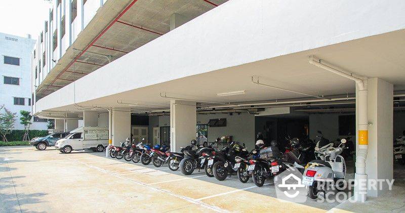 For SaleCondoThaphra, Talat Phlu, Wutthakat : 3-BR Condo at Supalai Loft Talatphu Station near BTS Talat Phlu