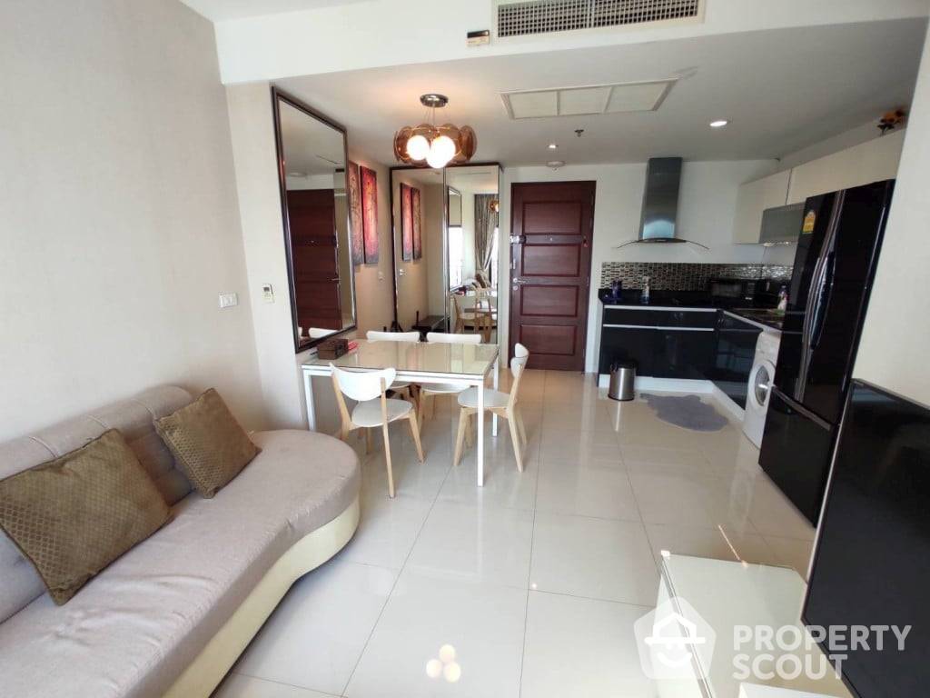For SaleCondoPattaya, Bangsaen, Chonburi : 2-BR Condo at The Axis Pattaya close to Pattaya South