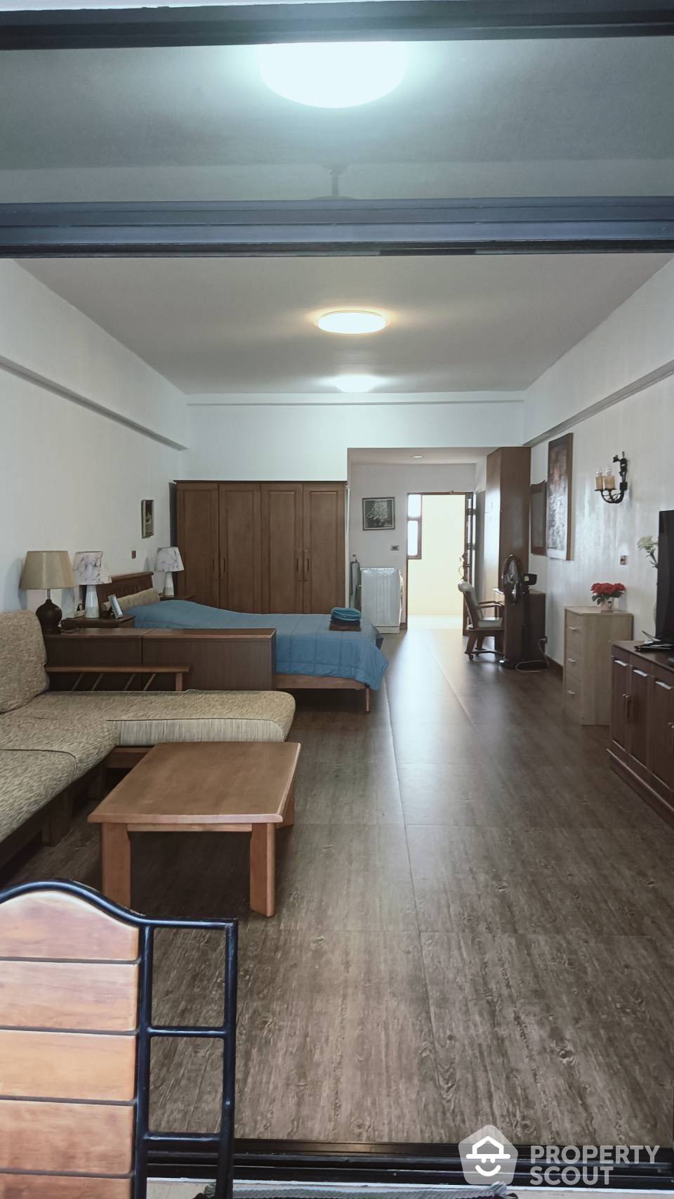 For SaleCondoPattaya, Bangsaen, Chonburi : 1-BR Condo at Jomtien Complex Condotel close to Jomtien Beach