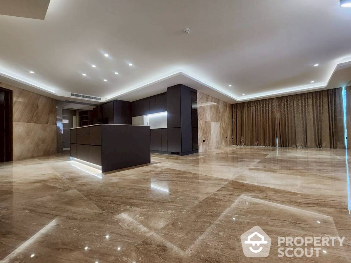 For SaleCondoPattaya, Bangsaen, Chonburi : 2-BR Condo at Apus Condominiums close to Central Pattaya