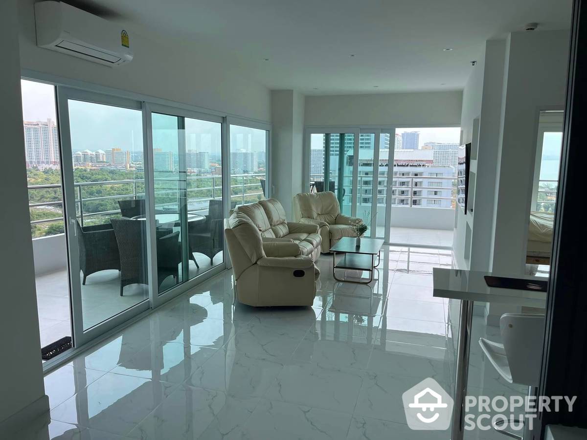 For RentCondoPattaya, Bangsaen, Chonburi : 2-BR Condo at View Talay 3 close to Phratamnak