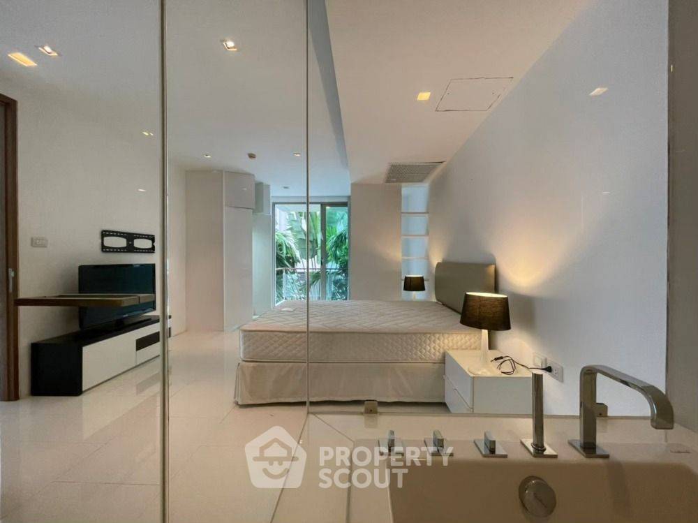 For SaleCondoPattaya, Bangsaen, Chonburi : 3-BR Condo at The Sanctuary Wongamat close to Sanctuary of Truth