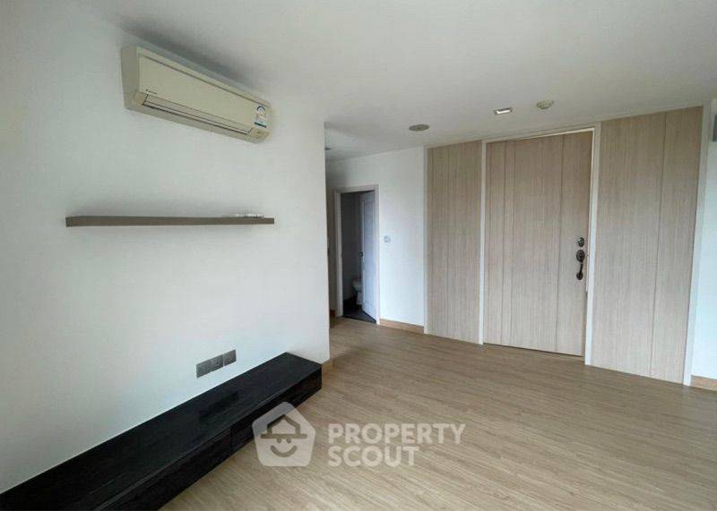 For SaleCondoChaengwatana, Muangthong : 2-BR Condo at B Campus Prachachuen close to Ngam Wong Wan