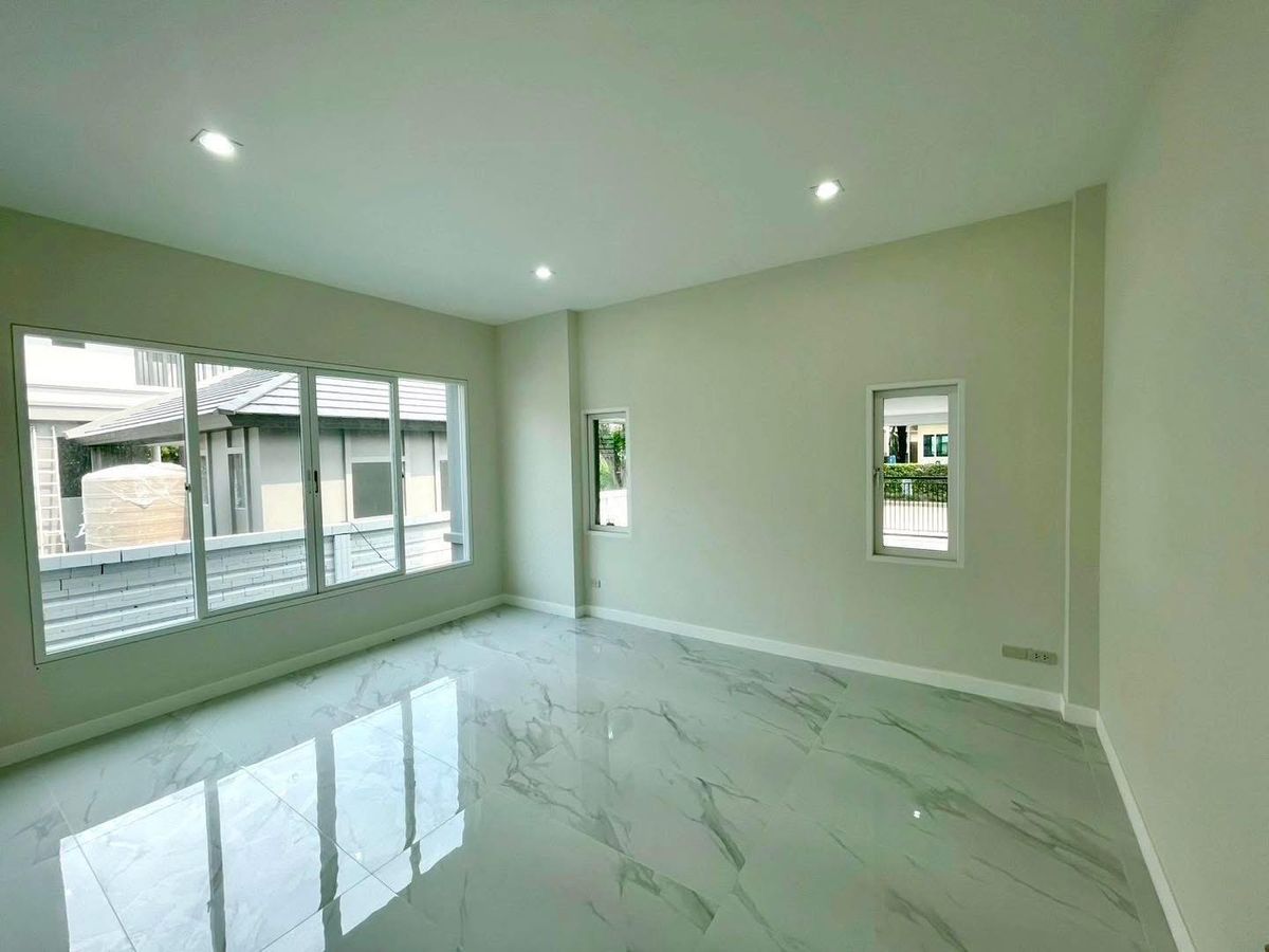 For SaleHouseMahachai Samut Sakhon : 🎉🏡 Golden opportunity! Discounted 2 million! #House No. 66 #Already rich! #Nusasiri City Rama 2 House with a private pool! 🌳💦