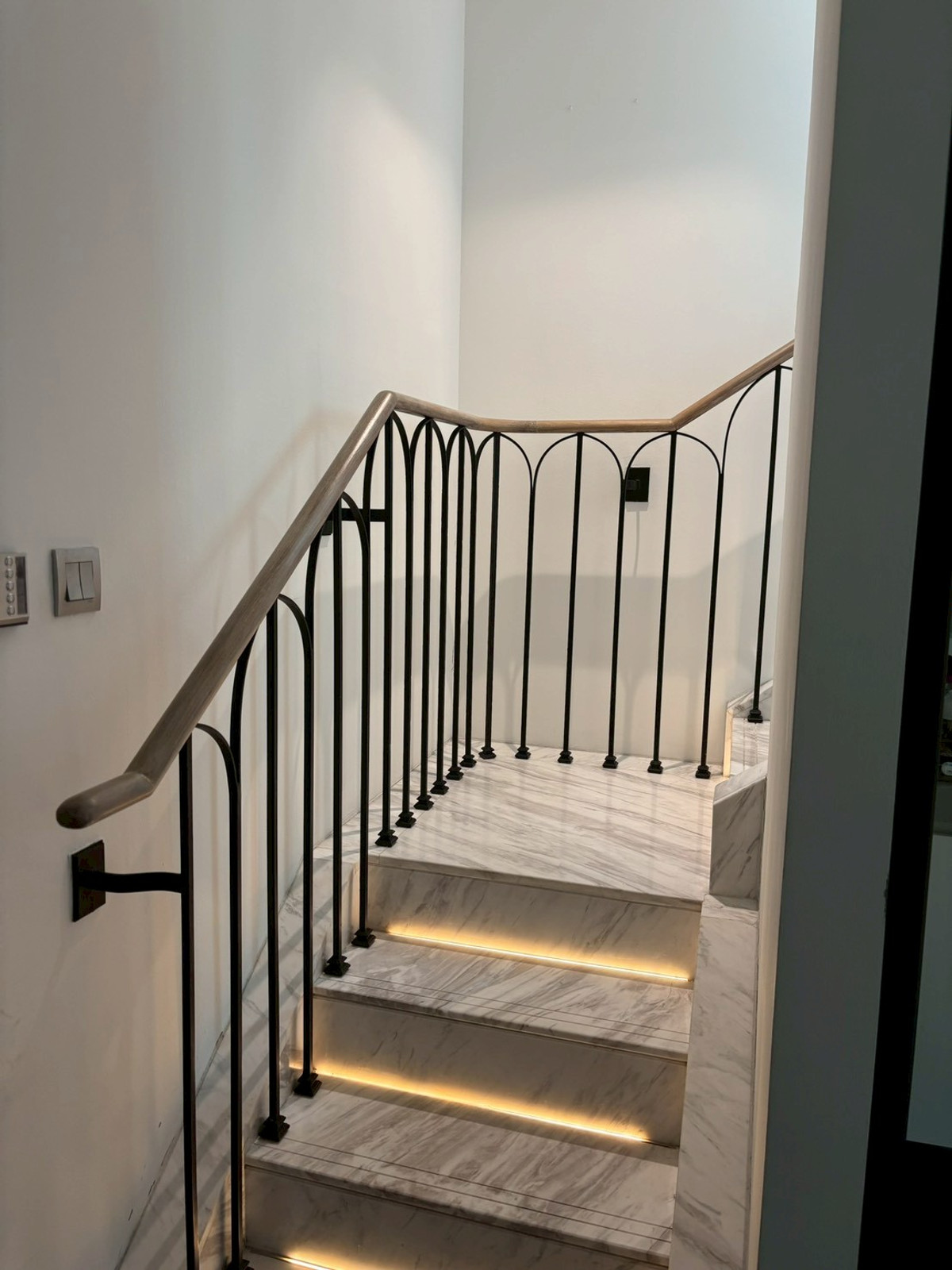 For RentCondoWitthayu, Chidlom, Langsuan, Ploenchit : 💎 GT16221 | Condo 28 Chidlom, convenient travel, near BTS, there is a shuttle, beautiful-luxurious room, fully furnished, ready to move in!!