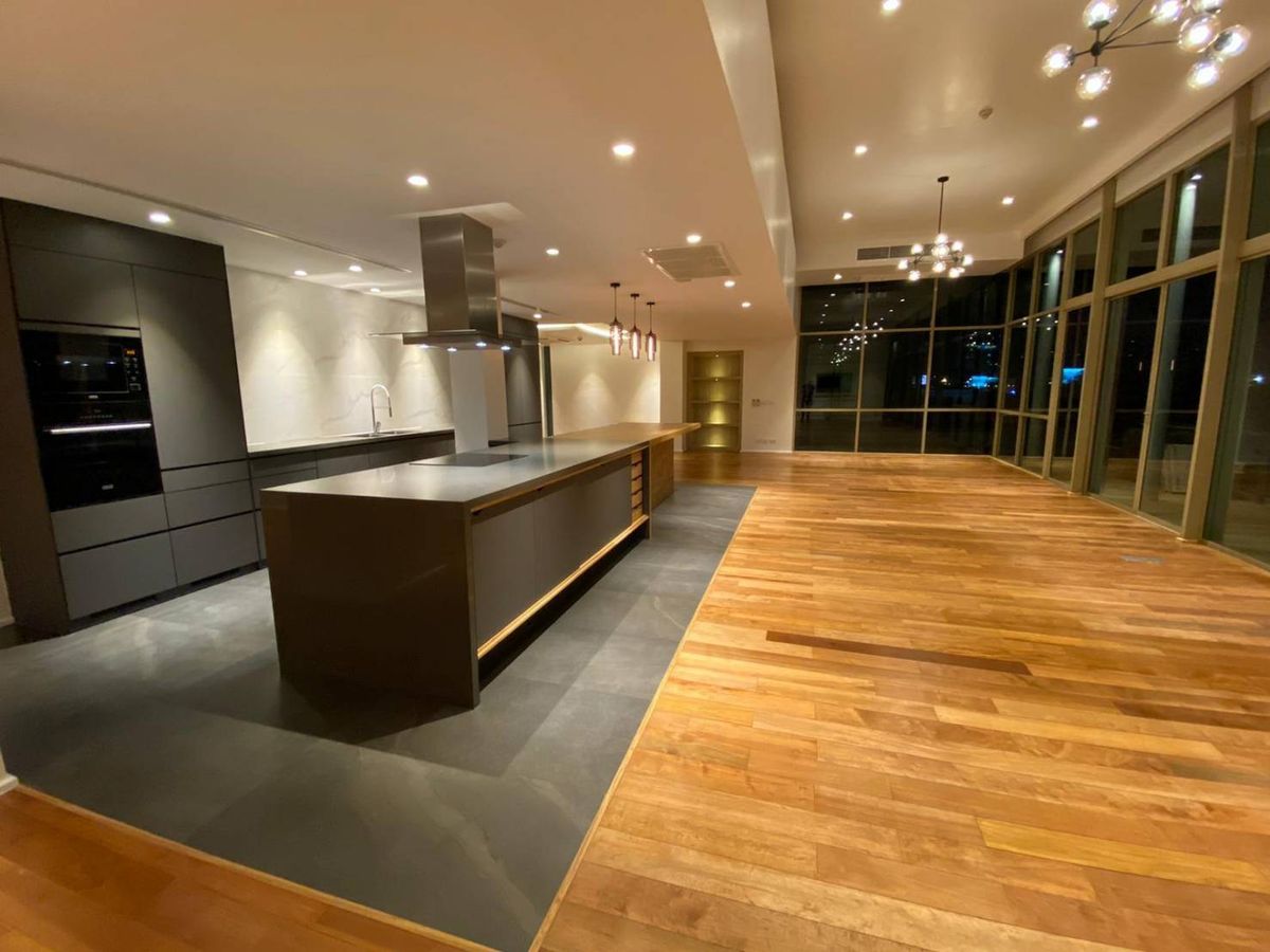 ให้เช่าคอนโดอ่อนนุช อุดมสุข : Ficus Lane Penthouse - Large Top Floor Penthouse, Prime Location, Large Balcony