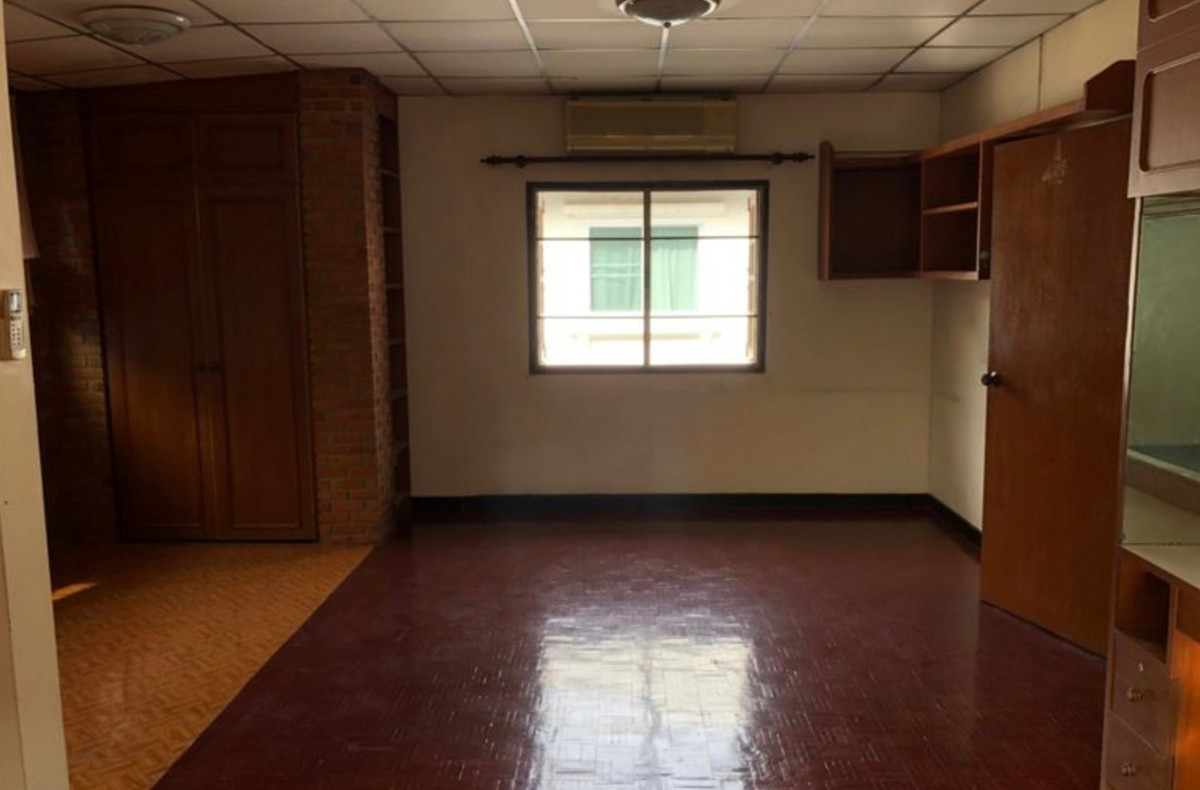 For RentHouseChaengwatana, Muangthong : house with 4 bedrooms, 4 bathrooms, behind Central Chaengwattana, air conditioners in every room