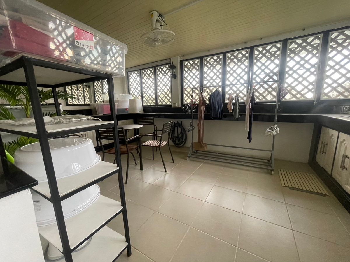 For RentTownhomePattaya, Bangsaen, Chonburi : For Rent Townhouse for Living 4 Beds Fully Furnished (S03-1900)