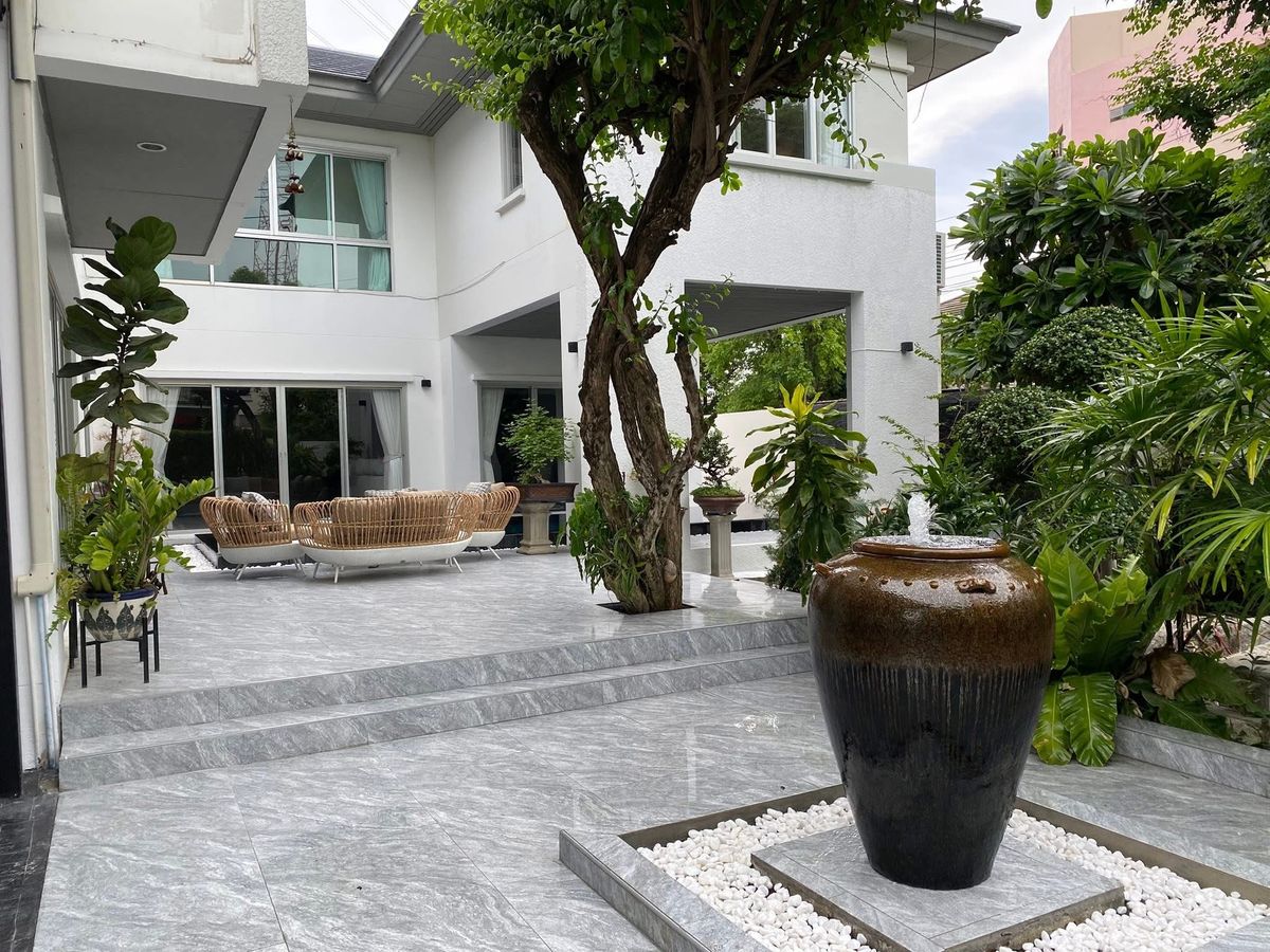 บ้านพัฒนาการ ศรีนครินทร์ : POR-054 (FOR SALE & RENT) ขายและเช่า บ้านเดี่ยว 2 ชั้น Noble Tara พัฒนาการ