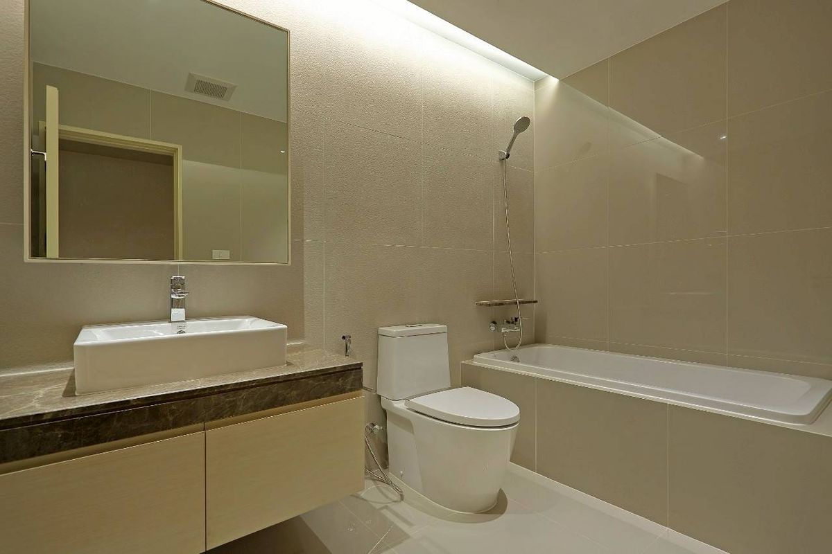 For RentSukhumvit, Asoke, Thonglor : ✨ Luxury 2-Bedroom Condo for Rent – Spacious, Fully Furnished, Pet-Friendly, Ideal for Families, Prime Location Near BTS Phrom Phong with Easy Access to the City