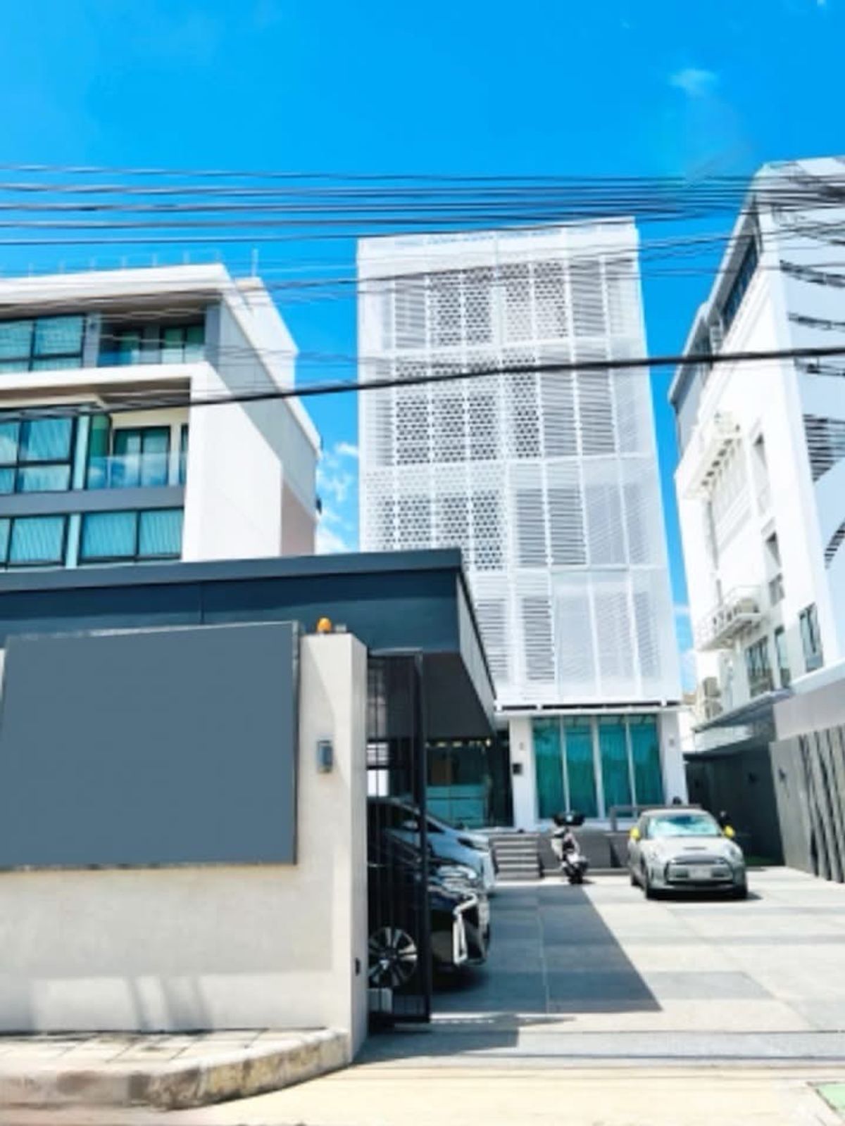 ขายสำนักงานโชคชัย4 ลาดพร้าว71 : 📢👇 โอกาสดีสำหรับนักลงทุนหรือเจ้าของธุรกิจ อาคารสำนักงาน 6 ชั้น พร้อมลิฟต์ ทำเลศักยภาพ ใกล้แหล่งชุมชน เดินทางสะดวก ใกล้จุดขึ้นลงทางด่วน ใช้เป็นสำนักงาน คลินิก โรงเรียน หรือปล่อยเช่าเพื่อผลตอบแทนระยะยาว