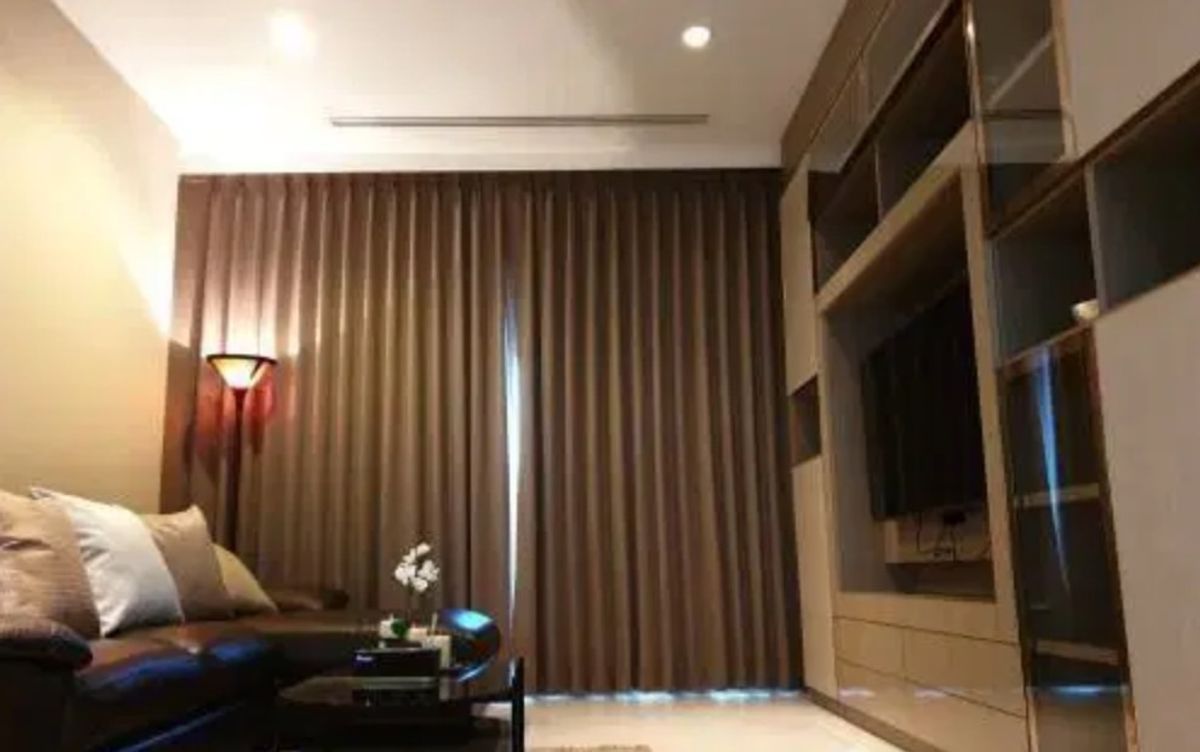 ให้เช่าคอนโดวิทยุ ชิดลม หลังสวน : 185 Ratchadamri 70 sq.m. Eng 中 日 Please add LINE ID @806qphgn o8415o5483