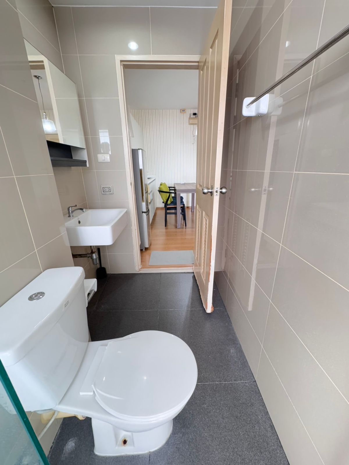 ขายคอนโดลาดพร้าว เซ็นทรัลลาดพร้าว : Sym Vipha Ladprao ขายด่วน ห้องสวยวิวโล่ง พักอาศัยเองก็ดี ปล่อยเช่าก็คุ้ม คอนโดทำเลดีมาก