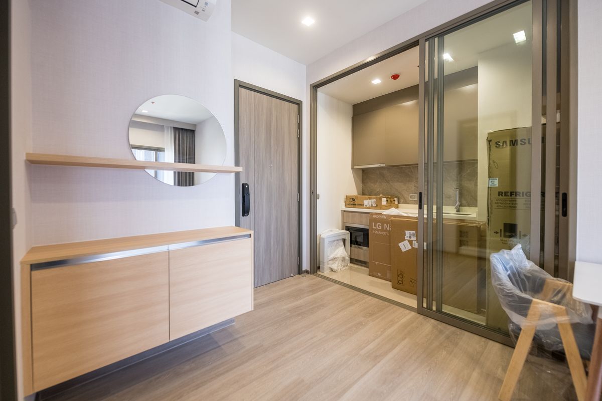 For SaleCondoSathorn, Narathiwat : River View 1 bed fully furnished high floor close to Shrewsbury International School 081-245-7349