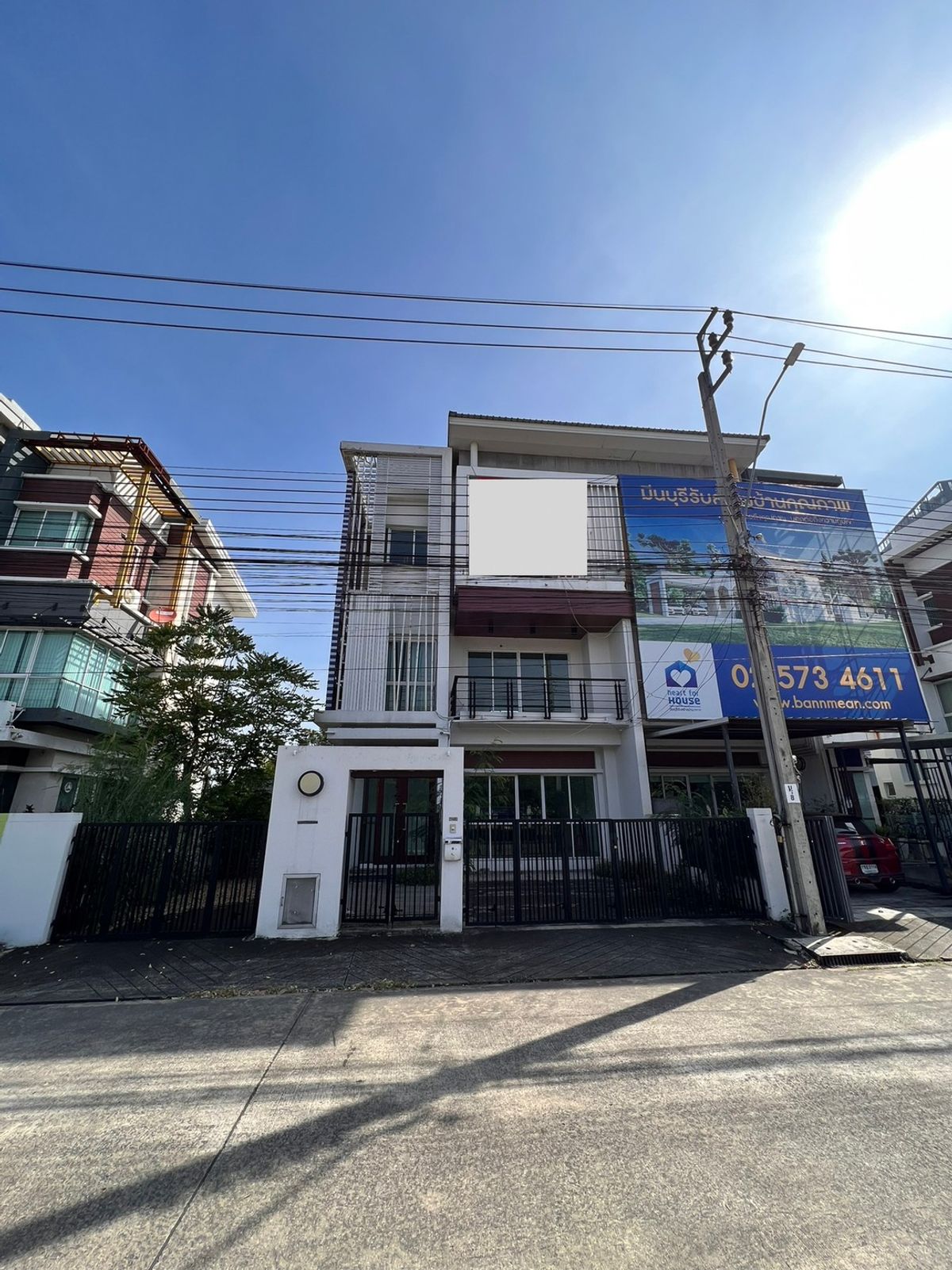 ให้เช่าบ้านแจ้งวัฒนะ เมืองทอง : บ้าน ออฟฟิต ติดเมืองทองธานี 3ชั้น 6ห้องนอน 4ห้องน้ำ จอดรถได้ 10คัน ใกล้ทางด่วน
