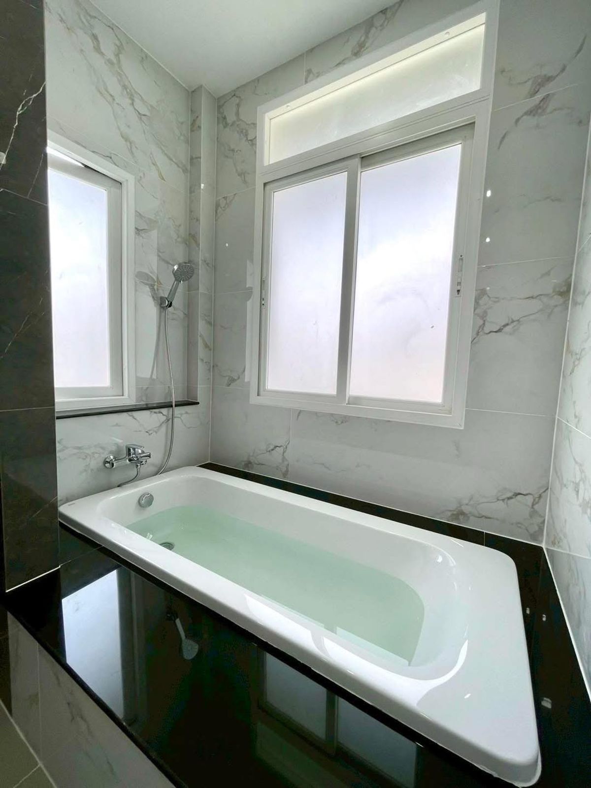 For SaleHouseMahachai Samut Sakhon : 🎉🏡 Golden opportunity! Discounted 2 million! #House No. 66 #Already rich! #Nusasiri City Rama 2 House with a private pool! 🌳💦