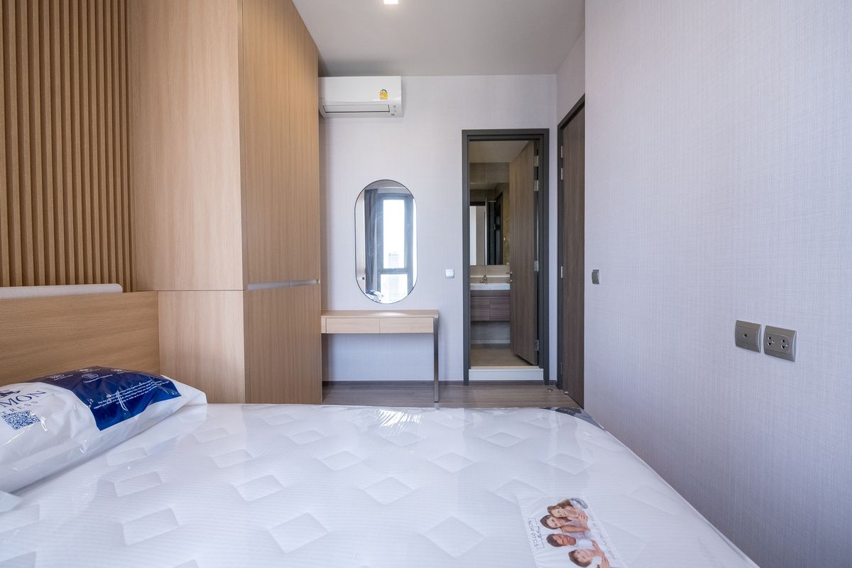 For SaleCondoSathorn, Narathiwat : River View 1 bed fully furnished high floor close to Shrewsbury International School 081-245-7349