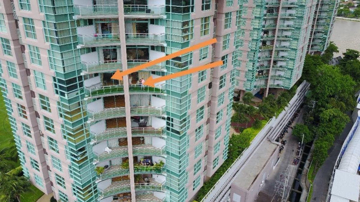 For SaleCondoWongwianyai, Charoennakor : For Sale — 𝐂𝐡𝐚𝐫𝐨𝐞𝐧𝐧𝐚𝐤𝐨𝐫𝐧 – 𝐑𝐢𝐯𝐞𝐫𝐬𝐢𝐝𝐞 𝐁𝐚𝐧𝐠𝐤𝐨𝐤 Luxury Riverside Condominium (High-Rise Condo)