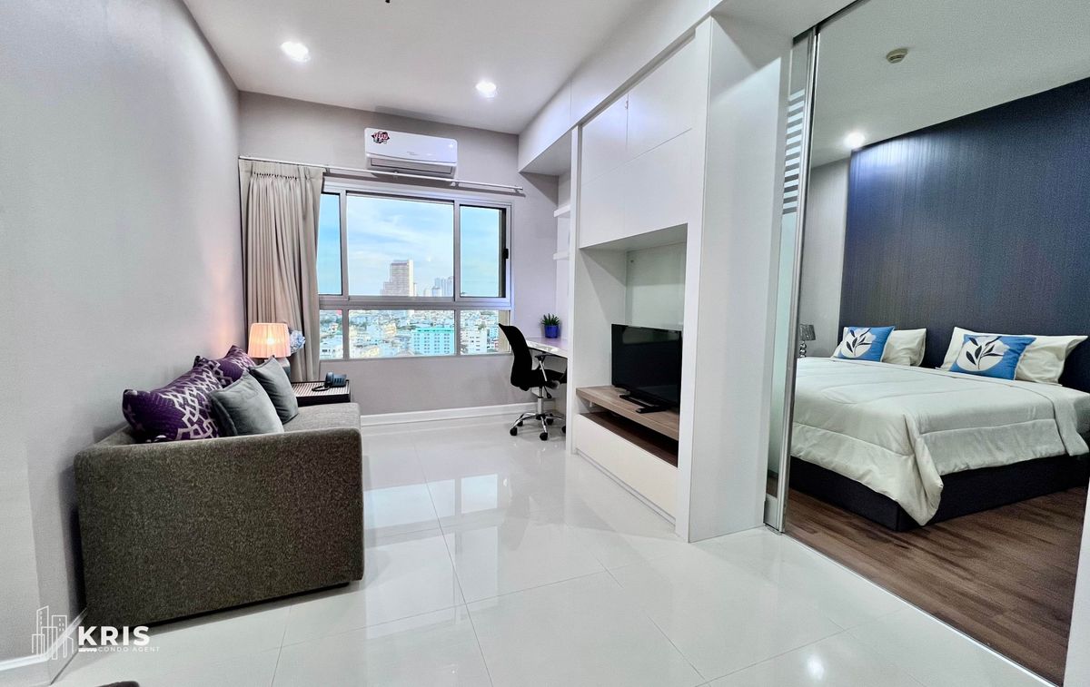 For RentCondoWongwianyai, Charoennakor : For Rent – Big 1 Bedroom with Washer near BTS Station at Q House Condo Sathorn