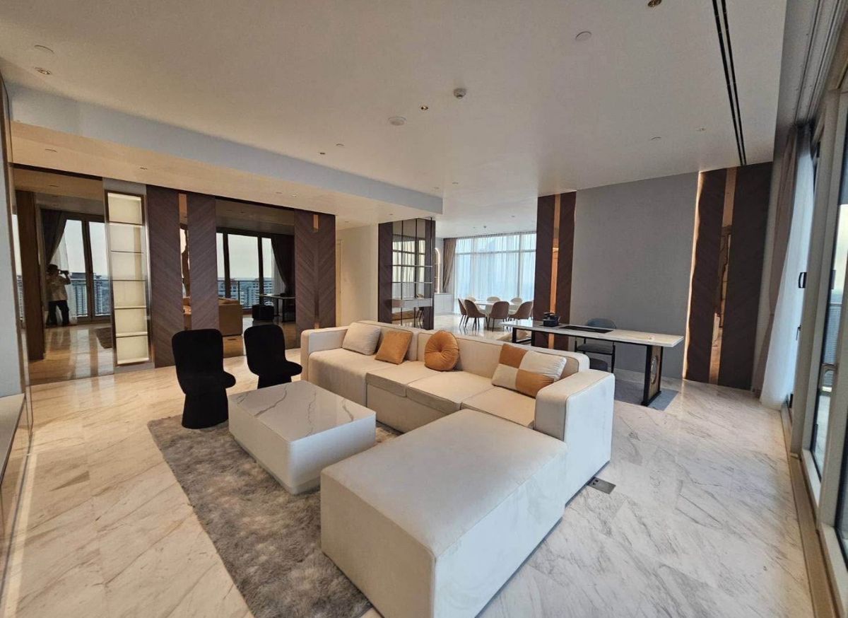 ให้เช่าคอนโดสาทร นราธิวาส : Rental : Four Season Condo , 4 Beds 5 Bath , 2 Maid Room ,  3 Parking Lot , 392 sqm 

🔥🔥Rental Price : 700,000  THB / Month 🔥🔥

𝗪𝗲 𝗮𝗿𝗲 𝗝𝘂𝘇𝗺𝗮𝘁𝗰𝗵 𝗣𝗮𝗿𝘁𝗻𝗲𝗿 , 𝘄𝗶𝗹𝗹 𝗵𝗲𝗹𝗽 𝘆𝗼𝘂 𝘁𝗼 𝗴𝗲𝘁 𝘁𝗵𝗲 𝗵𝗼𝘂𝘀𝗲 𝗲𝗮𝗿𝗹𝗶𝗲𝗿 ✌🏻

𝗠