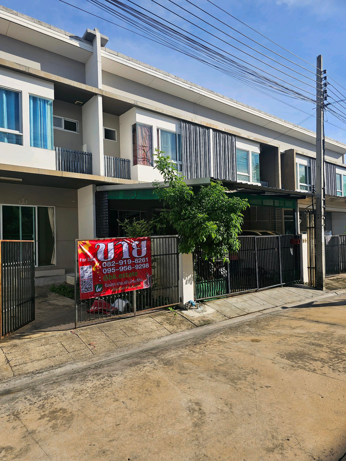 For SaleTownhomeRathburana, Suksawat : Townhome for sale in Thung Khru Lower than the market price of more than 1 negative. Indie Village 3 Pracha Uthit 90