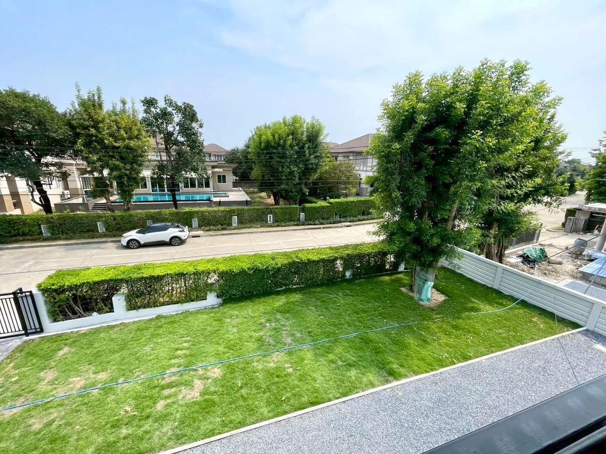 For SaleHouseMahachai Samut Sakhon : 🎉🏡 Golden opportunity! Discounted 2 million! #House No. 66 #Already rich! #Nusasiri City Rama 2 House with a private pool! 🌳💦