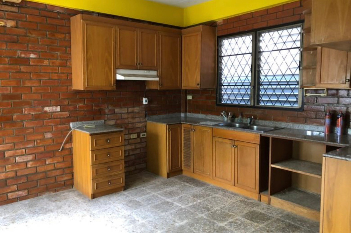 For RentHouseChaengwatana, Muangthong : house with 4 bedrooms, 4 bathrooms, behind Central Chaengwattana, air conditioners in every room