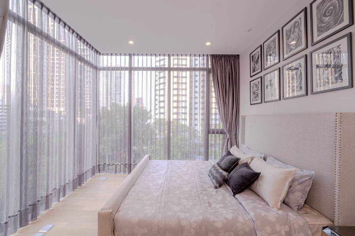 CondoSukhumvit, Asoke, Thonglor : Luxury condo at Vittorio Sukhumvit 39, convenient travel, close to BTS, shuttle available, beautiful room, fully furnished. Ready to move in immediately!!