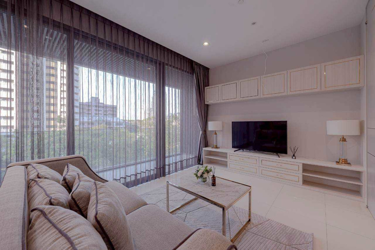 CondoSukhumvit, Asoke, Thonglor : Luxury condo at Vittorio Sukhumvit 39, convenient travel, close to BTS, shuttle available, beautiful room, fully furnished. Ready to move in immediately!!