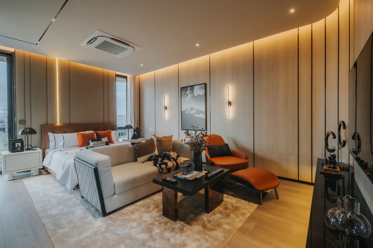 ขายบ้านพระราม 9 เพชรบุรีตัดใหม่ RCA : 🏡 บ้านเดี่ยวสุดหรู Artale Asoke-Rama9 ดีไซน์ทันสมัย 3 ห้องนอนใหญ่ 5 ห้องน้ำ ห้องนั่งเล่นเพดานสูง พร้อมวิวสระว่ายน้ำส่วนตัว ห้องครัวและแพนทรี่ครบครัน ใจกลางเมืองใกล้ถนนอโศก-พระราม 9