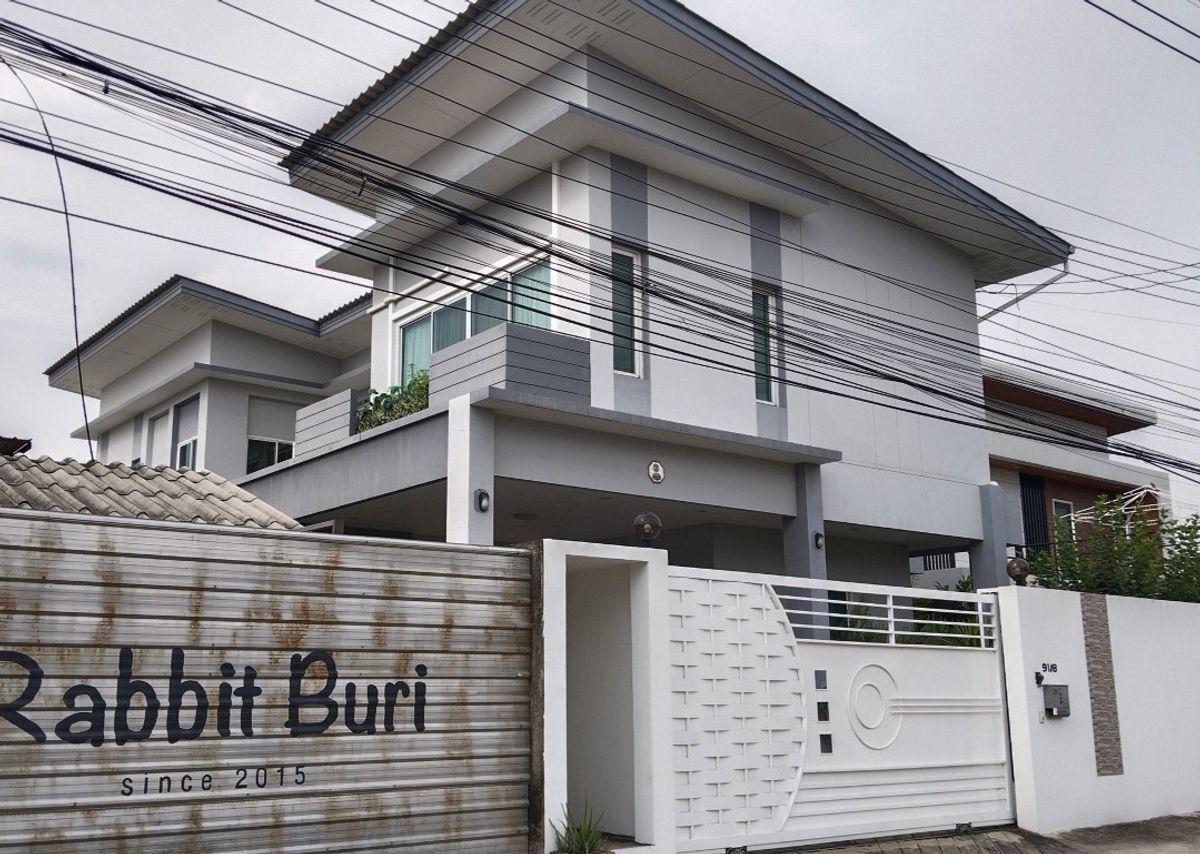 For SaleHouseYothinpattana,CDC : The best value in this area !! Detached house, 2-story, large, full of fir, ready to live in the Golden Location Soi Ratchada-Ram Inthra 3, near the BTS Department Store
