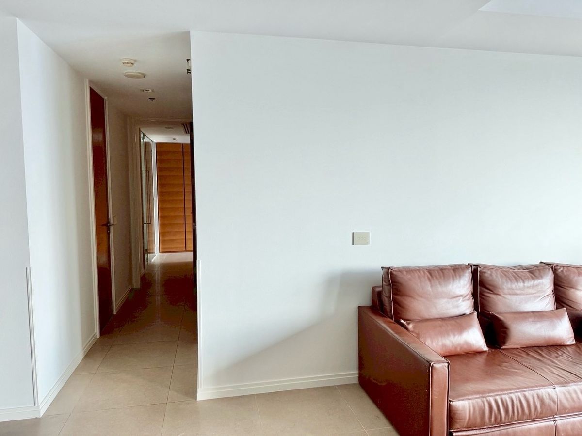 ขายคอนโดวงเวียนใหญ่ เจริญนคร : For Sale , The River 3 Bed 3Bath  138sqm Best Price in Market! 18.5 MB 