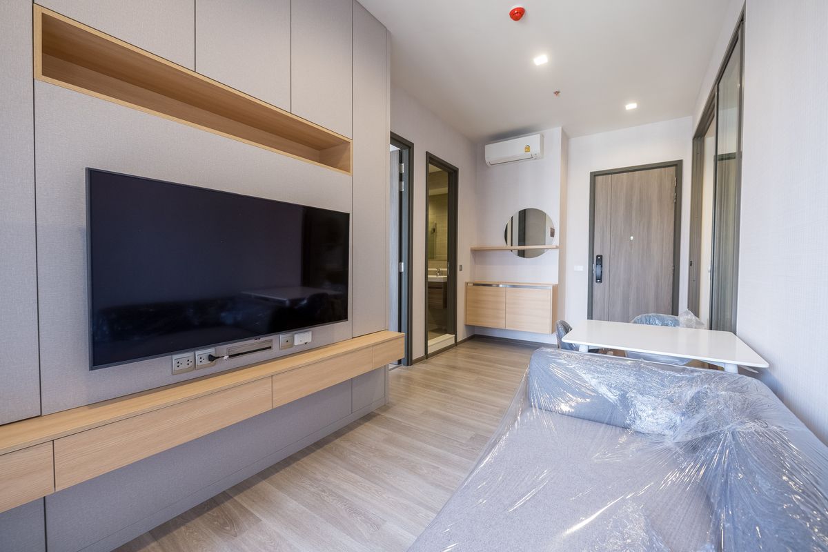 For SaleCondoSathorn, Narathiwat : River View 1 bed fully furnished high floor close to Shrewsbury International School 081-245-7349