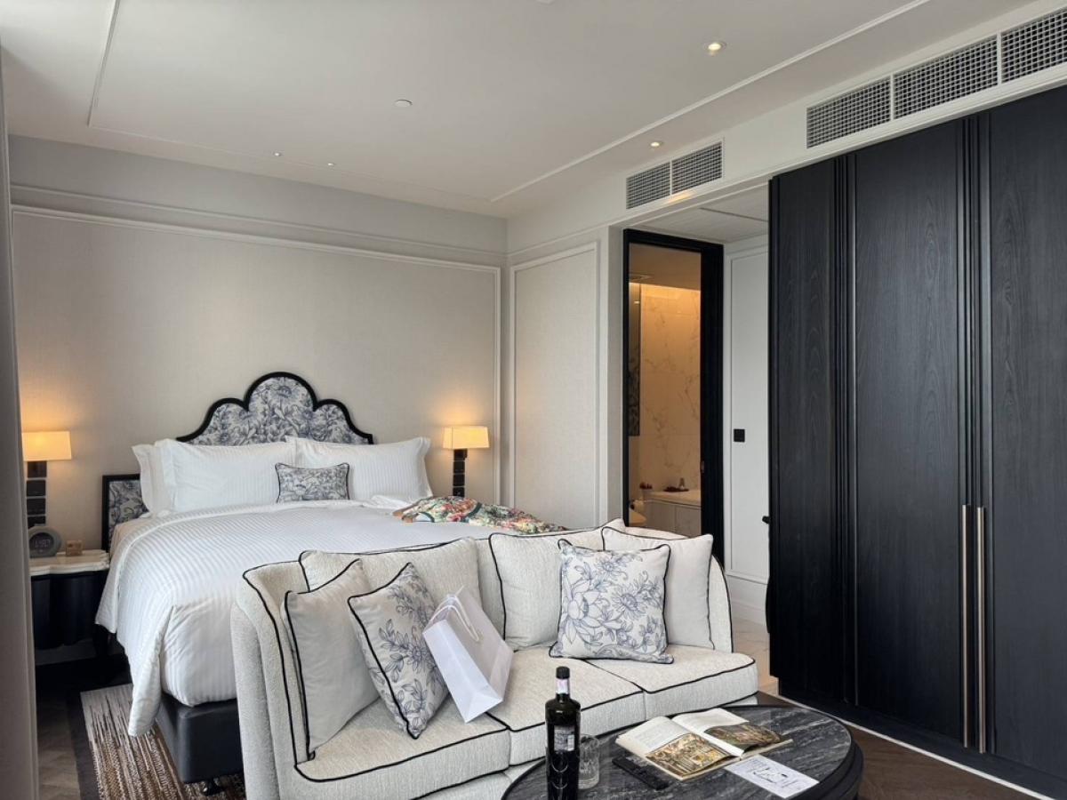 ให้เช่าคอนโดสุขุมวิท อโศก ทองหล่อ : For Rent 𝑻𝒉𝒆 𝑹𝒆𝒔𝒊𝒅𝒆𝒏𝒄𝒆𝒔 𝟑𝟖 (เดอะ เรสซิเดนเซส 38) BTS ทองหล่อ Studio Deluxe 41 sq.m ราคา 95,000 บาท/เดือน