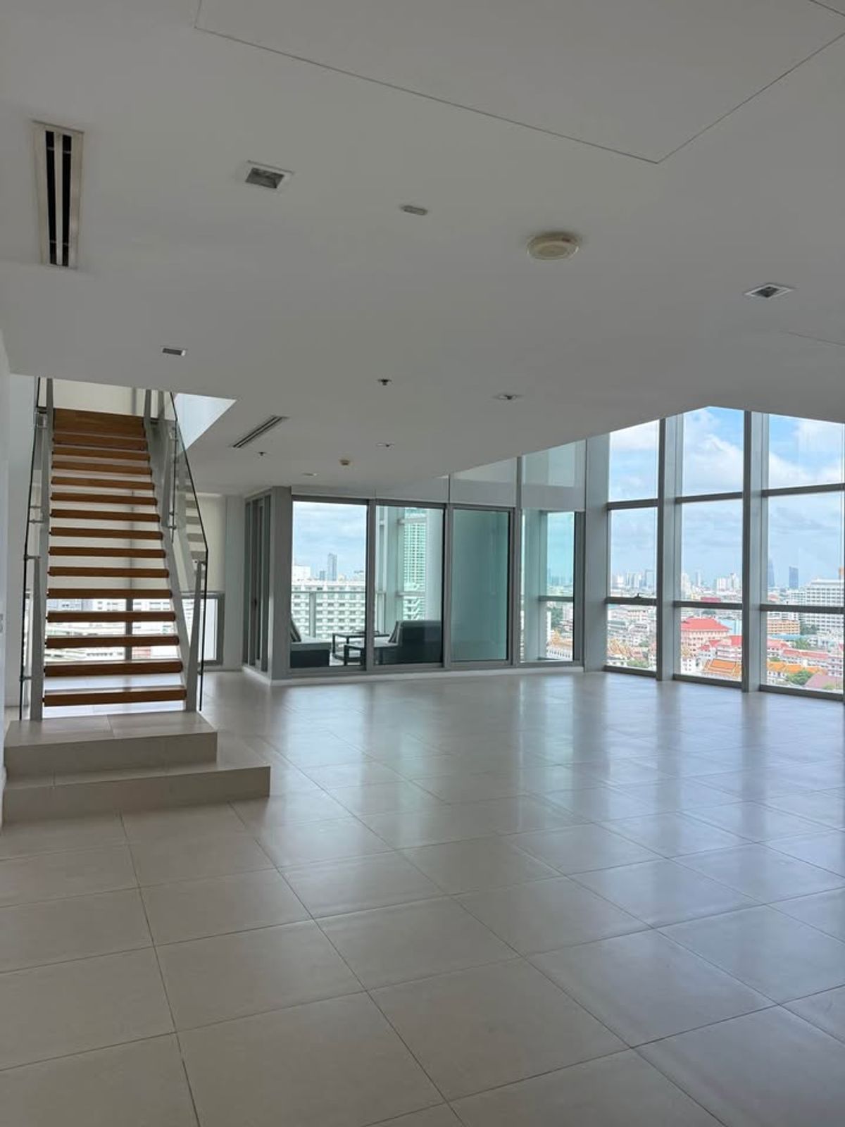 ให้เช่าคอนโดวงเวียนใหญ่ เจริญนคร : [ Rent ] The River Duplex 4bed 330sqm 180k