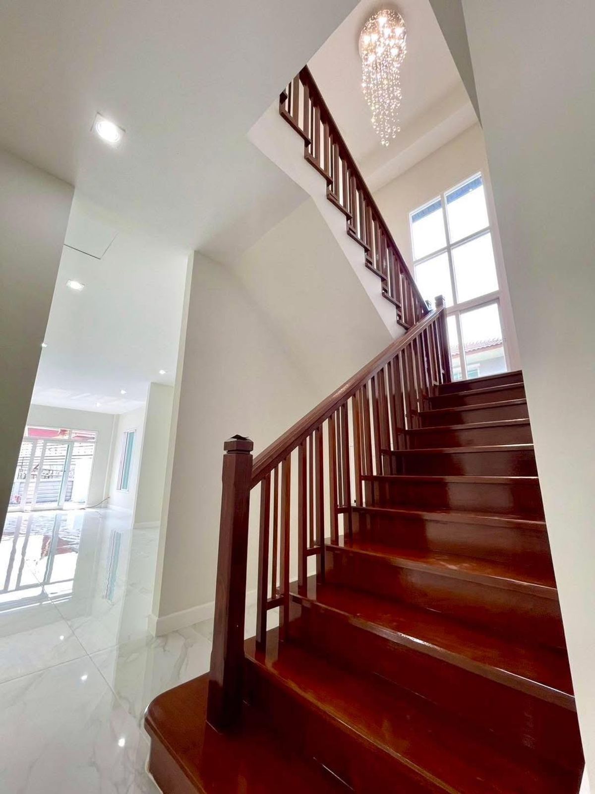 For SaleHouseMahachai Samut Sakhon : 🎉🏡 Golden opportunity! Discounted 2 million! #House No. 66 #Already rich! #Nusasiri City Rama 2 House with a private pool! 🌳💦