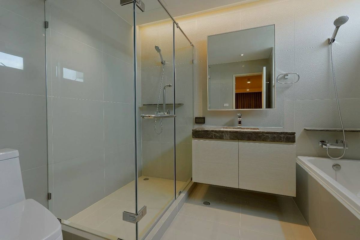 For RentSukhumvit, Asoke, Thonglor : ✨ Luxury 2-Bedroom Condo for Rent – Spacious, Fully Furnished, Pet-Friendly, Ideal for Families, Prime Location Near BTS Phrom Phong with Easy Access to the City