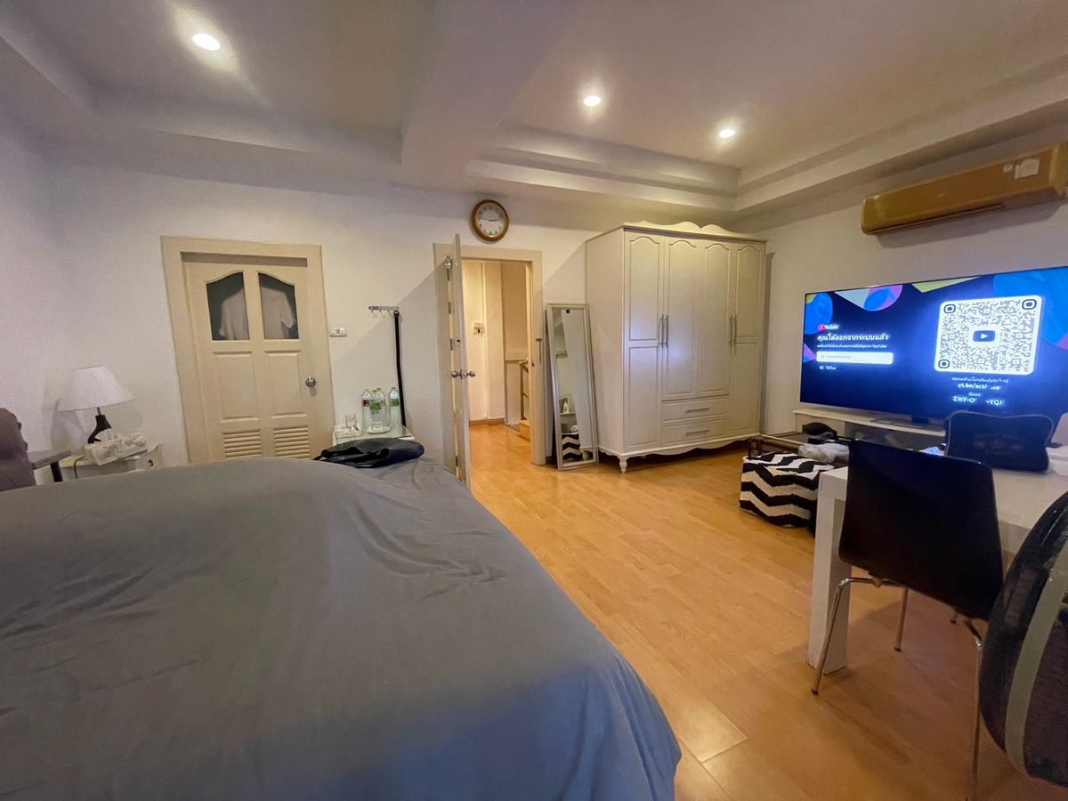 For RentTownhomePattaya, Bangsaen, Chonburi : For Rent Townhouse for Living 4 Beds Fully Furnished (S03-1900)