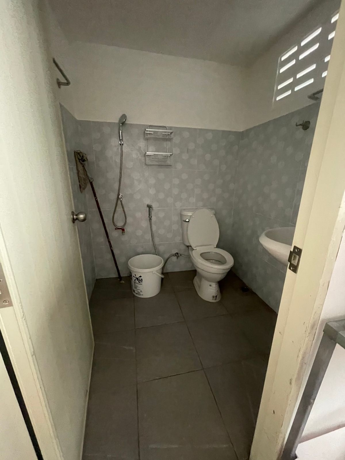 For RentTownhomePattaya, Bangsaen, Chonburi : For Rent Townhouse for Living 4 Beds Fully Furnished (S03-1900)