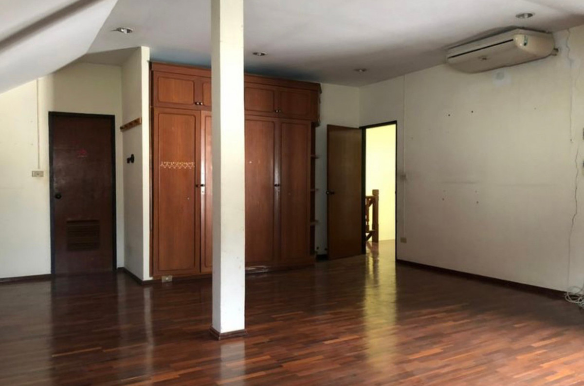 For RentHouseChaengwatana, Muangthong : house with 4 bedrooms, 4 bathrooms, behind Central Chaengwattana, air conditioners in every room