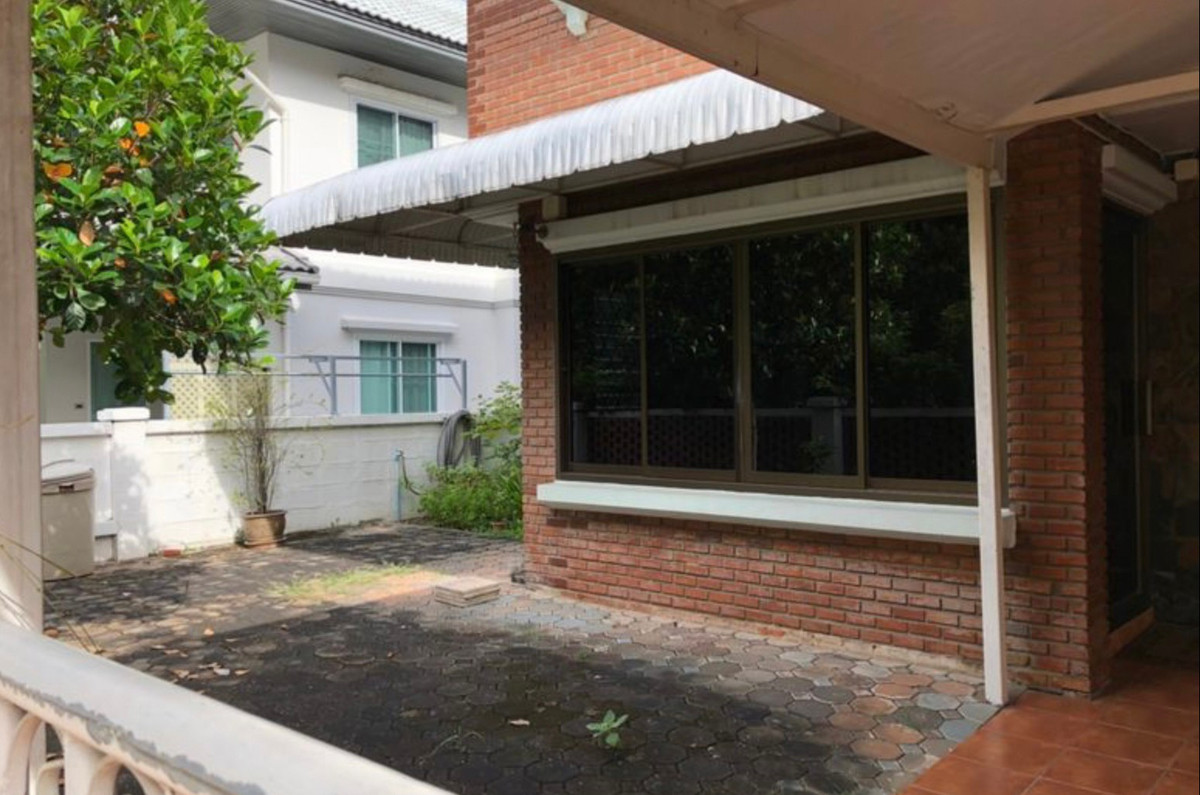 For RentHouseChaengwatana, Muangthong : house with 4 bedrooms, 4 bathrooms, behind Central Chaengwattana, air conditioners in every room