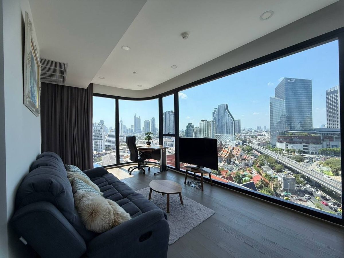 For RentCondoSiam Paragon ,Chulalongkorn,Samyan : Ashton Chula Silom【𝐑𝐄𝐍𝐓】🔥The room has dimensions, good lighting, warm but sharp design, with a great city view🔥 Contact Line ID: @hacondo
