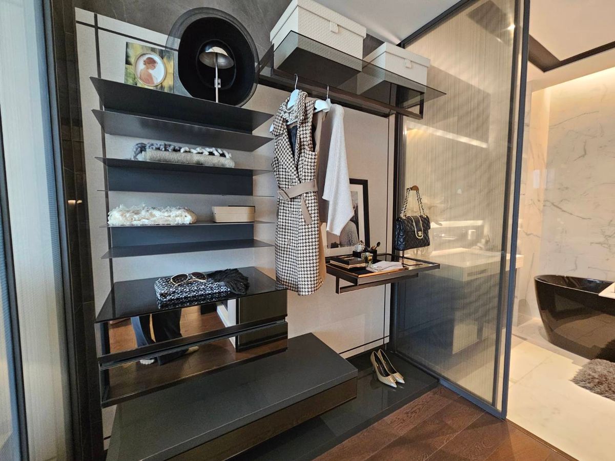 ขายคอนโดสุขุมวิท อโศก ทองหล่อ : คอนโดหรู 1 นอน พร้อมเฟอร์ ใกล้ BTS ทองหล่อ 081-245-7349