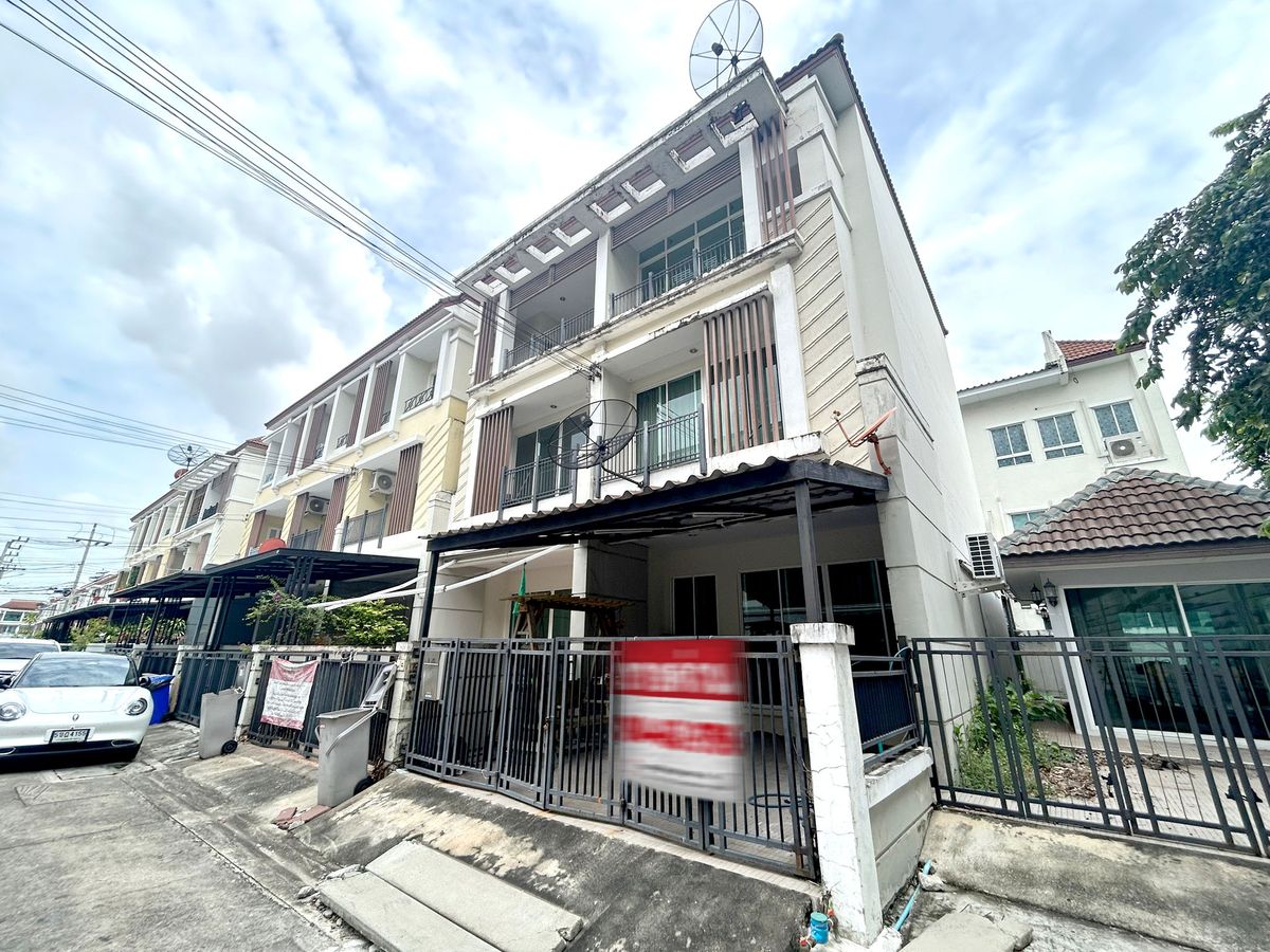 ขายทาวน์โฮมเกษตร นวมินทร์ ลาดปลาเค้า : ทาวน์โฮม หลังริม ลาดปลาเค้า 79 ราคาดีงาม! บ้านกลางเมือง เออร์บาเนียน เกษตร-นวมินทร์ 2 ทำเลสะดวกสุดๆ ใกล้รถไฟฟ้าชมพู ลาดปลาเค้า