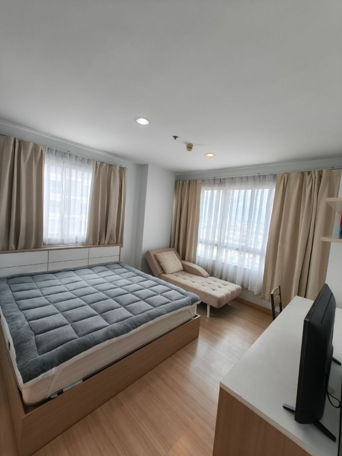 For RentCondoKasetsart, Ratchayothin : Condo for rent #Condo Sentrak #Condo near MRT #MRT Wongsawang #2 bedroom condo with rent #Condo corner room