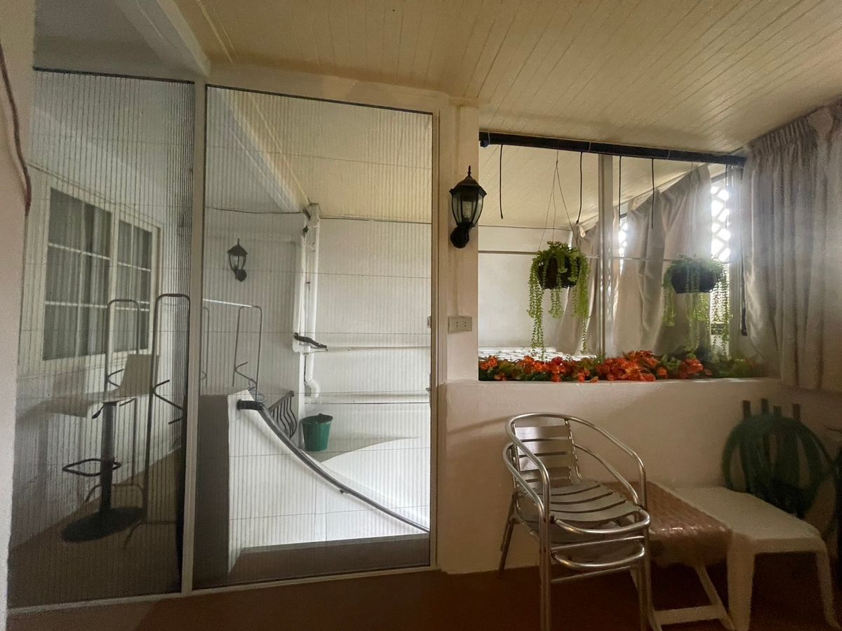 For RentTownhomePattaya, Bangsaen, Chonburi : For Rent Townhouse for Living 4 Beds Fully Furnished (S03-1900)